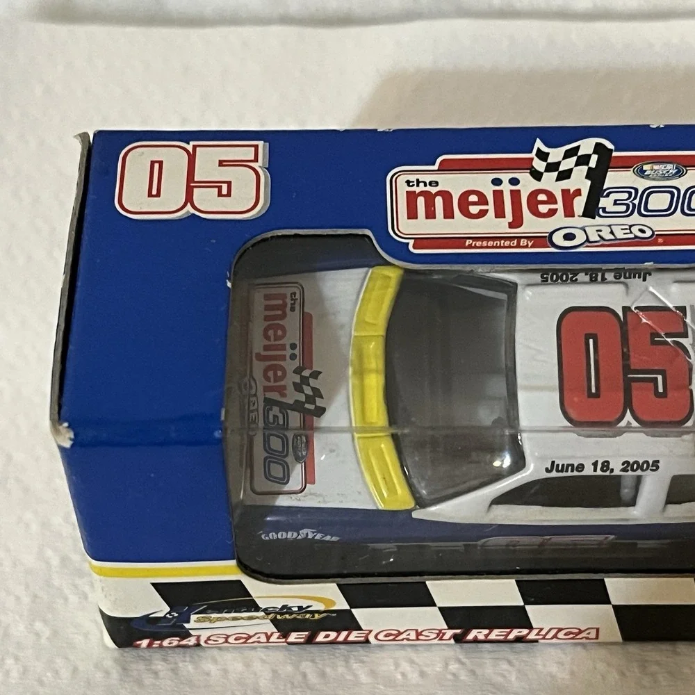 Kentucky Speedway Meijer 300 NASCAR Oreo Die-Cast Car 2005 Sealed in Box